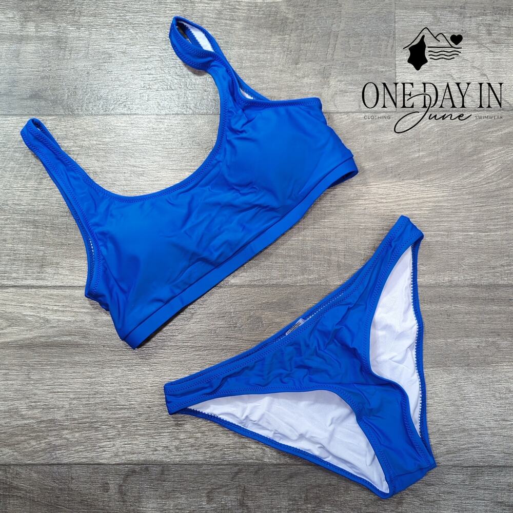 CharmLeaks Crop Bikini Swimsuit Size M